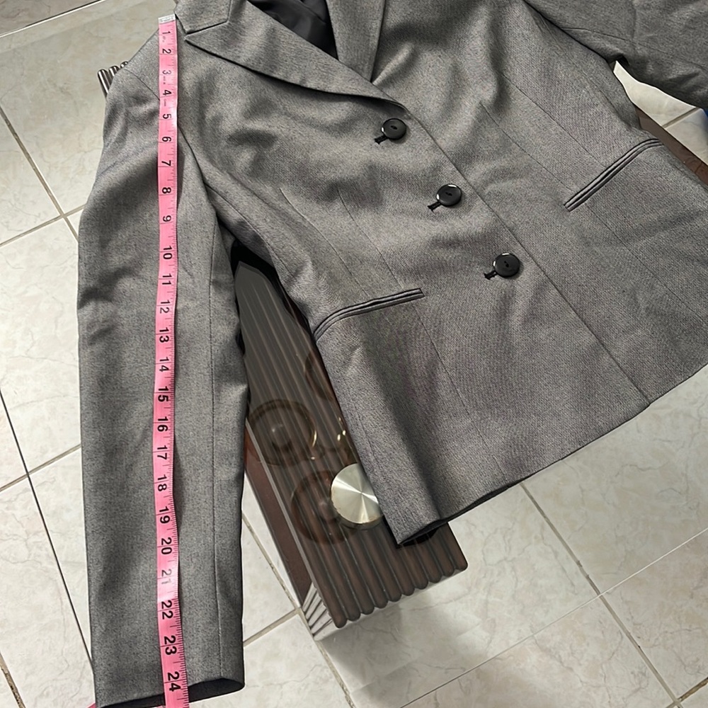 Kasper Women's Three Button Jacket, Small - image 5